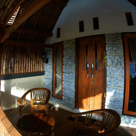 Banana Guest House Batununggul Exterior foto